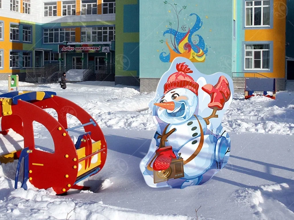 Уличная фигура "Снеговик с фотоаппаратом"