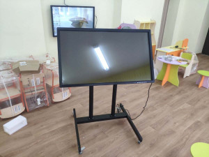 Универсальный интерактивный стол с регулировкой ITU Display Pro 42" Core i3 + стойка