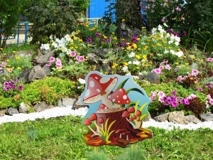 Украшение для клумбы "Мухомор"