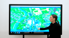 Настенная сенсорная панель для образовательных учреждений UTS Fly W 75