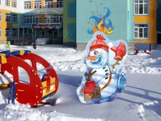 Уличная фигура "Снеговик с фотоаппаратом"